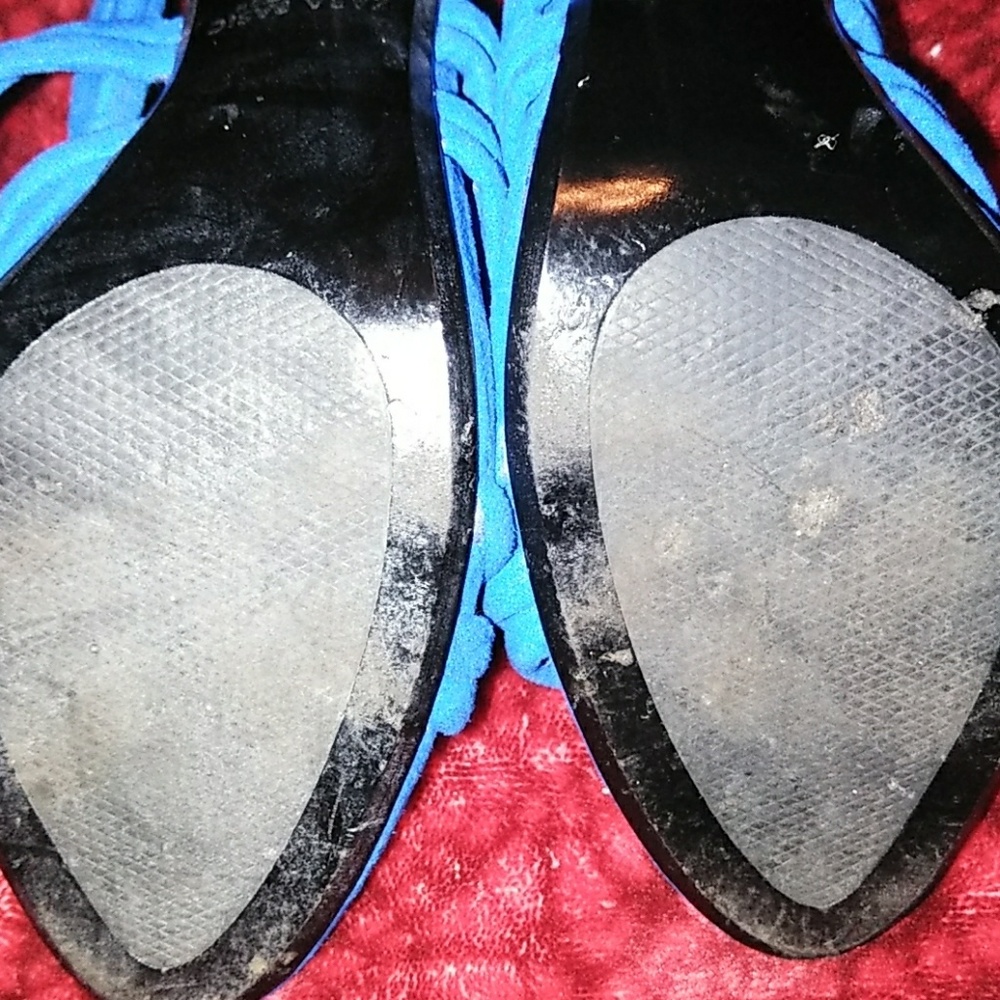 Sandals - Picture 2 of 4